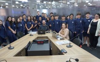 Escola de Campo Bom visita o Grupo Sinos