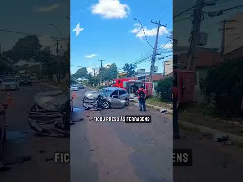 Criminosos roubam carro de motorista de app e causam acidente com ambulância do Samu e deixa feridos