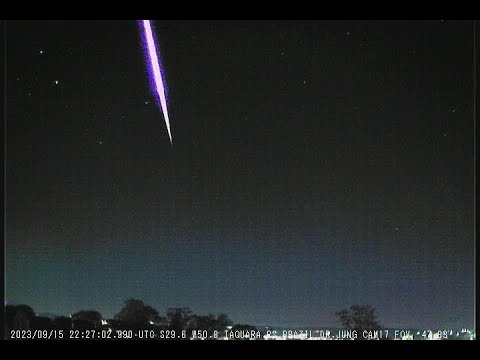 Meteoro fireball é flagrado no céu do Rio Grande do Sul