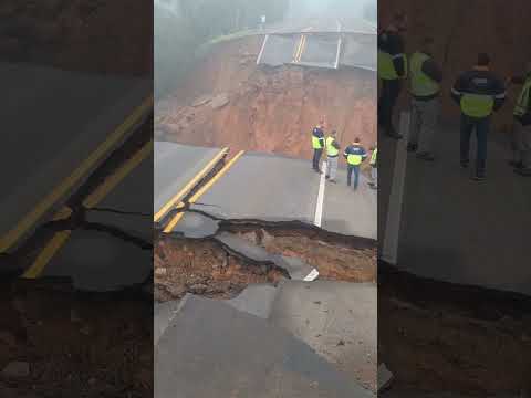 RS-240: Trecho da rodovia em Capela de Santana tem bloqueio total