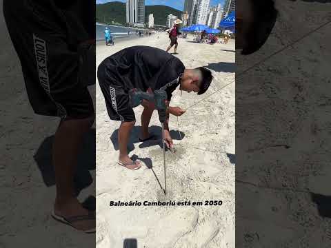 Furo na areia pode custar até R$ 150 para turistas em Balneário Camboriú